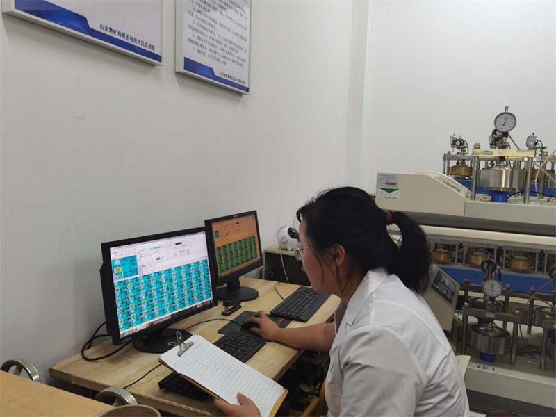 公司同002A：土工試驗(yàn)甲級，可以承擔(dān)甲級及以下工程勘察資格所能承擔(dān)工程勘察項(xiàng)目的土工試驗(yàn)任務(wù)； 聯(lián)系人：任玲，電話：18653883892(圖3)