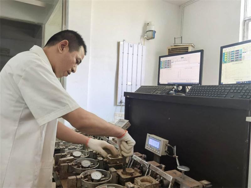 公司同002A：土工試驗(yàn)甲級，可以承擔(dān)甲級及以下工程勘察資格所能承擔(dān)工程勘察項(xiàng)目的土工試驗(yàn)任務(wù)； 聯(lián)系人：任玲，電話：18653883892(圖2)