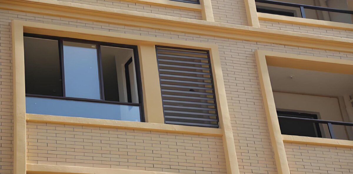 房屋外墻門窗滲水、開裂修繕！(圖1)